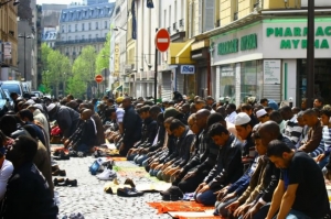 Com fronteiras abertas, Europa vê sua população muçulmana “explodir”